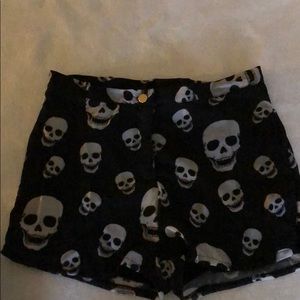 Juniors skull shorts
